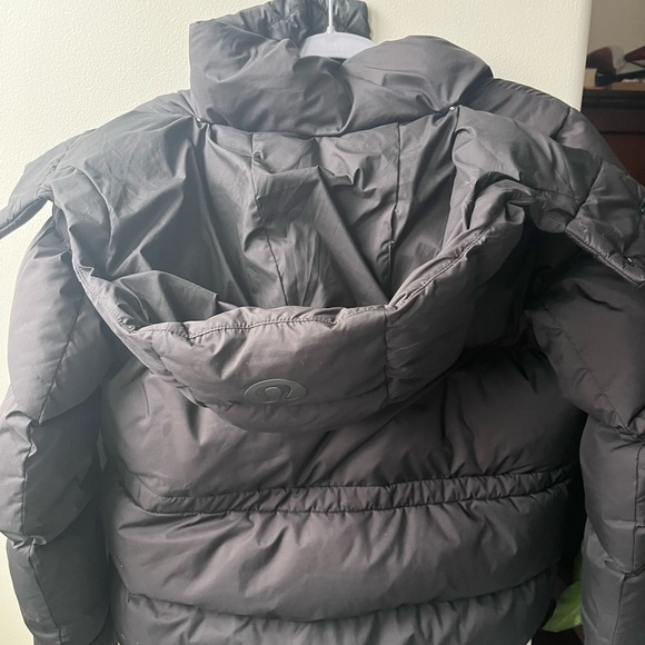 LULU Women's Black Puffer Jacket - Picture 10 of 11